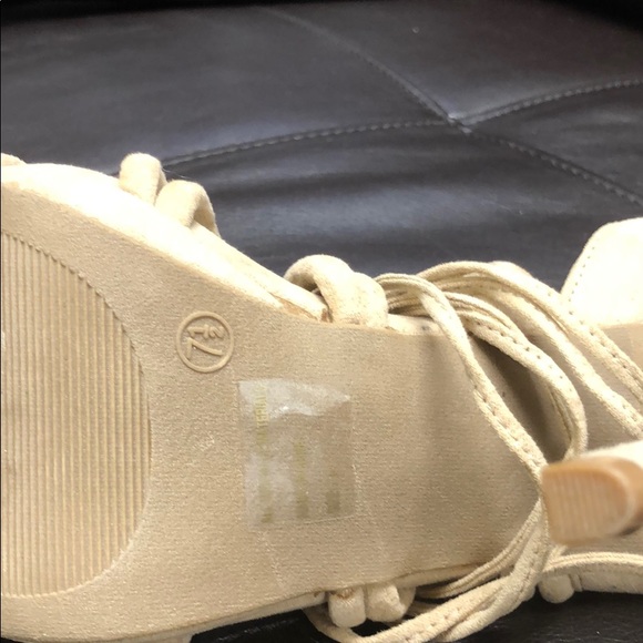 Heels - Picture 3 of 4